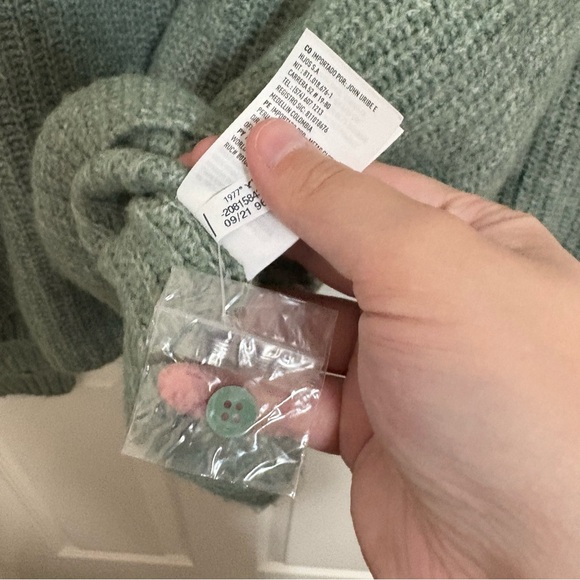 American Eagle Outfitters Green Soft Collared Quarter Button Up Sweater - Picture 7 of 8